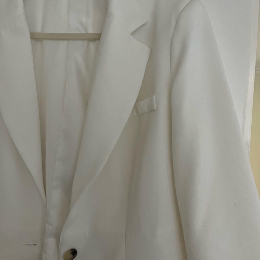 Chic White Oversized Blazer - Picture 5 of 8